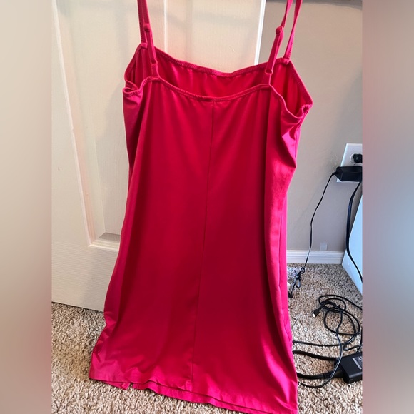 Pink tight dress - Picture 2 of 5